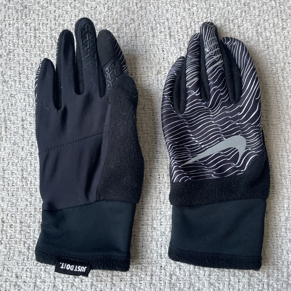 Nike Black & White Running Gloves